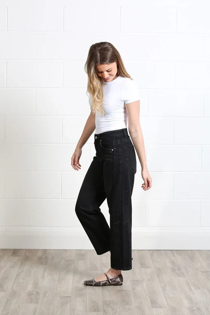 Bailey Barrel Jean (Black/Short)