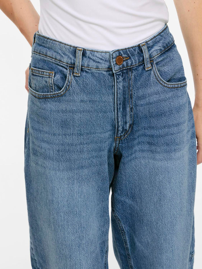 Brady Barrel Jeans (Medium Blue/Wash)