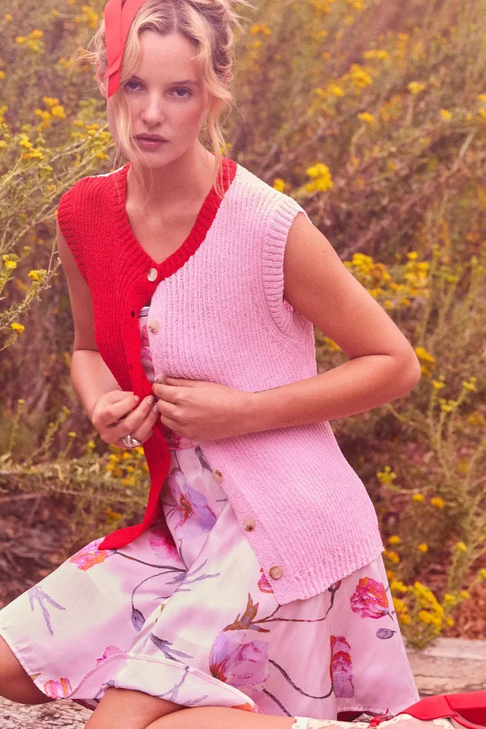 Double Date Colorblock Knit Buttoned Sweater Vest - ShopPromesa