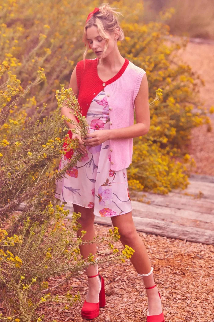 Double Date Colorblock Knit Buttoned Sweater Vest - ShopPromesa