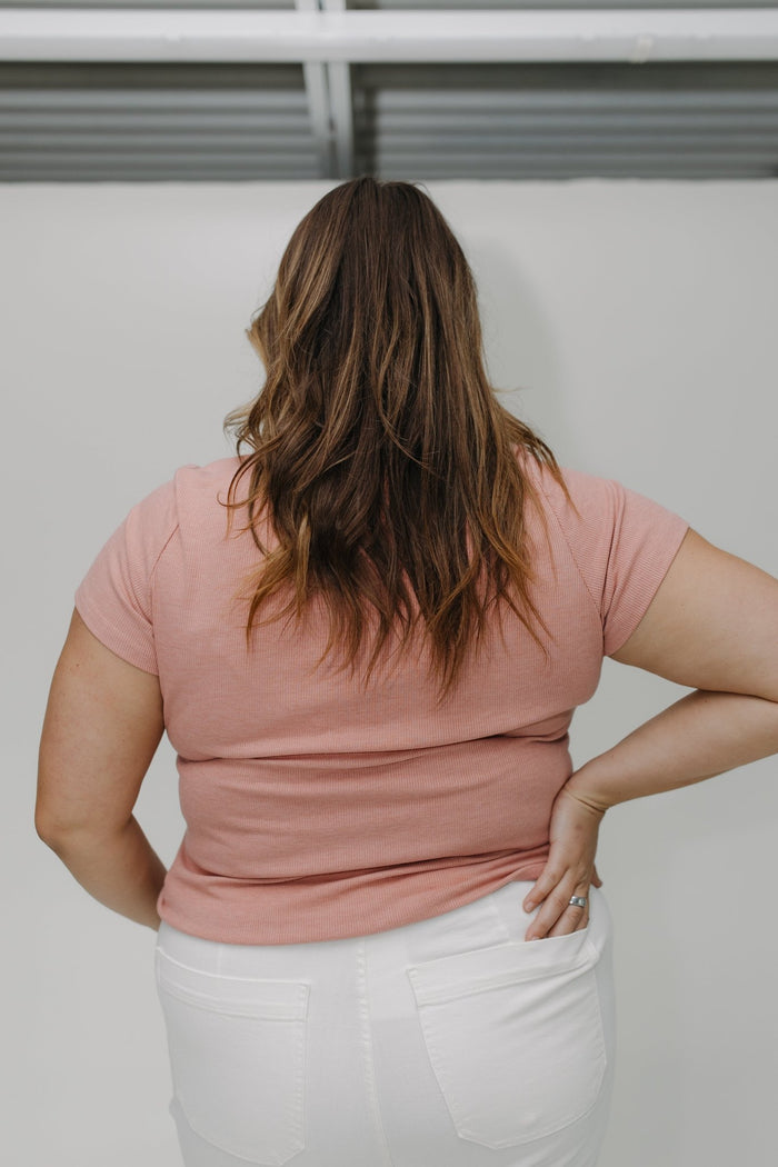 ESSENTIAL SHORT SLEEVE RIBBED CREW NECK TEE IN FRESH PINK - Love Marlow
