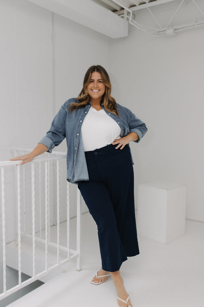 ESSENTIAL V - NECK TEE IN CLOUD - Love Marlow