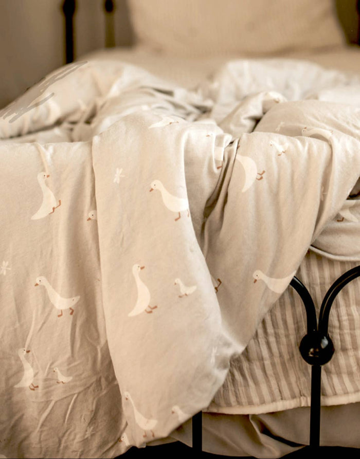Gunamuna Mini Cloud Blanket: Goose