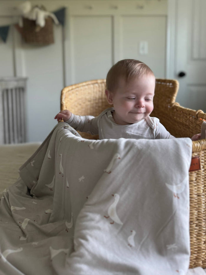 Gunamuna Mini Cloud Blanket: Goose