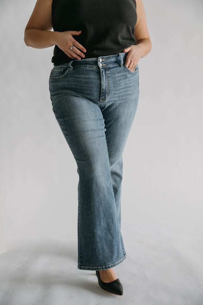 HIGH WAIST FLARE WITH FLAP POCKETS IN LIGHT MEDIUM WASH - Love Marlow