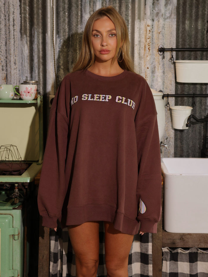 NO SLEEP CLUB OVERSIZE SWEATER