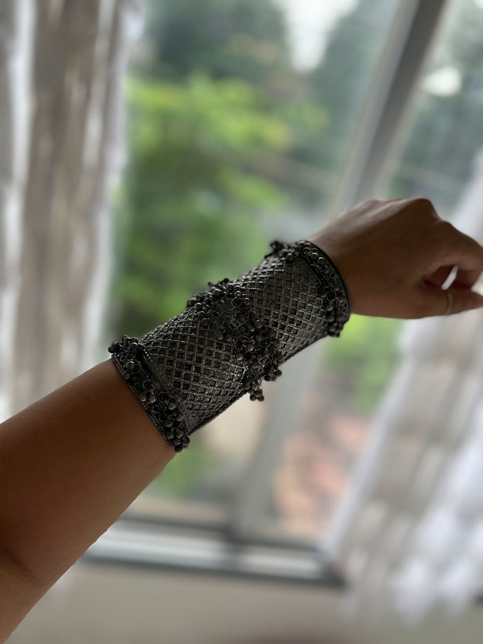 SXV Silver Oxidized handcuffs